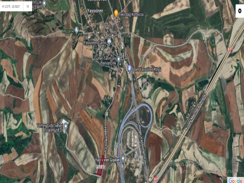 Arnavutköy Yassıörende Satılık Arsa , 304 m2 Cadde Cephe Yolu Var