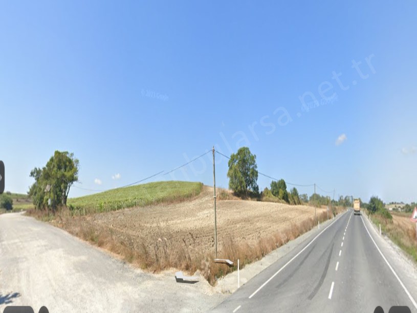 Arnavutköy Yassıörende Satılık Arsa , 304 m2 Cadde Cephe Yolu Var