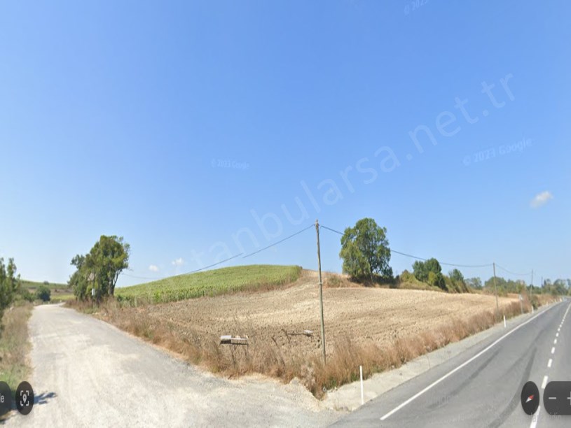 Arnavutköy Yassıörende Satılık Arsa , 304 m2 Cadde Cephe Yolu Var
