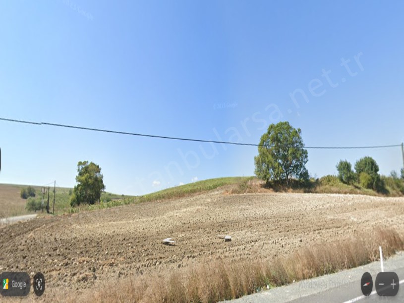 Arnavutköy Yassıörende Satılık Arsa , 304 m2 Cadde Cephe Yolu Var