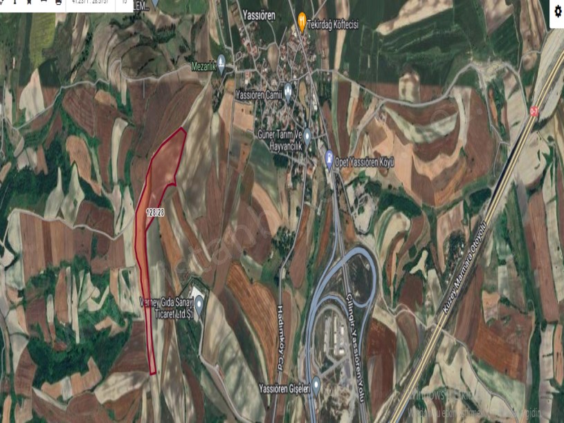 Arnavutköy Yassıörende Satılık Arsa , 320 M2 Yolu Var Yerleşime Yakın
