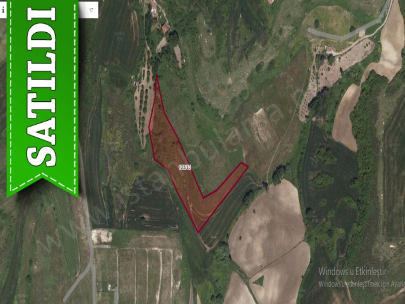 Arnavutköy Yassıörende Satılık Arsa , 220 M2 Yolu Var Hisseli