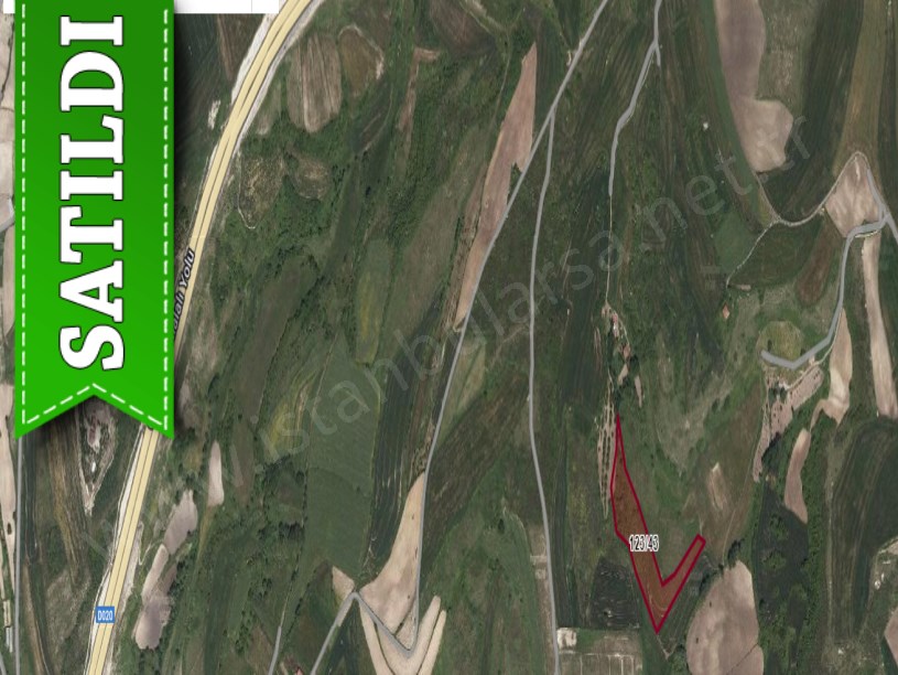 Arnavutköy Yassıörende Satılık Arsa , 220 M2 Yolu Var Hisseli