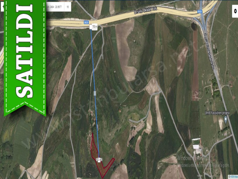 Arnavutköy Yassıörende Satılık Arsa , 220 M2 Yolu Var Hisseli
