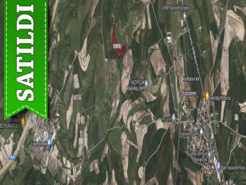 Arnavutköy Yassıörende Satılık Arsa , 220 M2 Yolu Var Hisseli