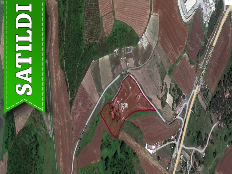 Arnavutköy Baklalıda Satılık Arsa , 205 M2 Yolu Var Hisseli