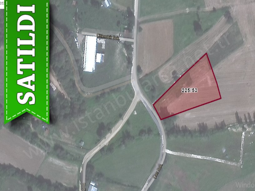 Çatalca Çiftlikköyde Satılık Arsa , 226 M2 Hisseli Yolu Var Evlerin Yakını