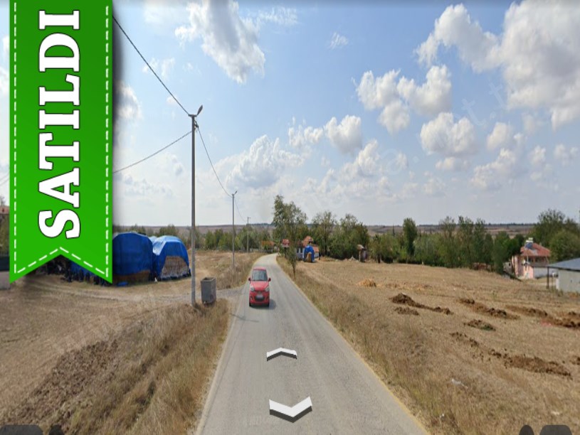 Tekirdağ Saray Yuvalıda Satılık Arsa , 275 M2 Merkezde Evlerin Yakını Yolu Var