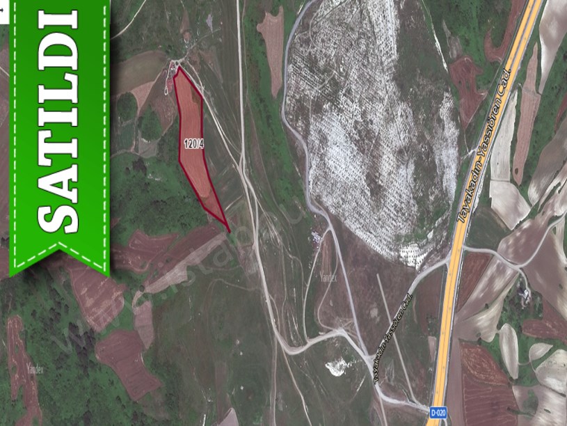 Arnavutköy Yassıörende Satılık Arsa , 229 m2 Yolu Var Hisseli