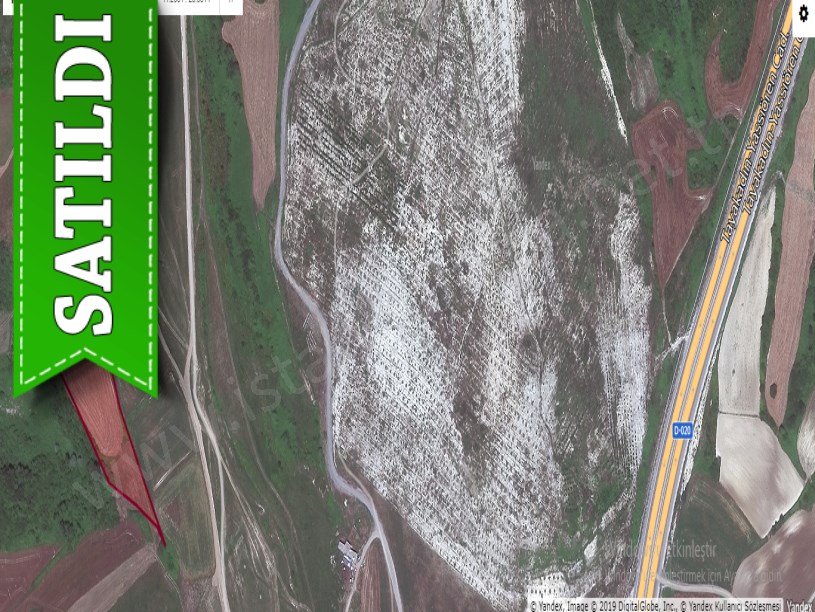 Arnavutköy Yassıörende Satılık Arsa , 229 m2 Yolu Var Hisseli