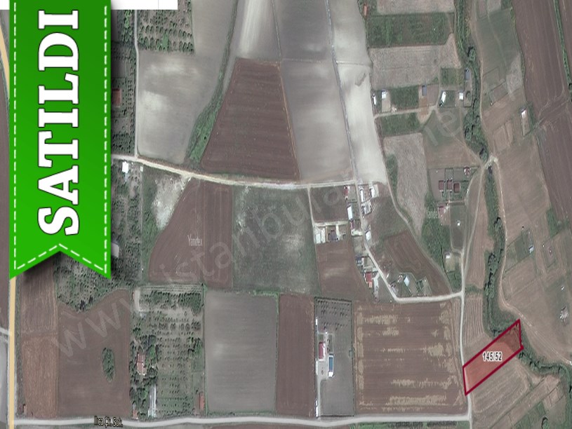 Çatalca İzzettinde Satılık Arsa , 580 M2 Yolu Var Çevrili