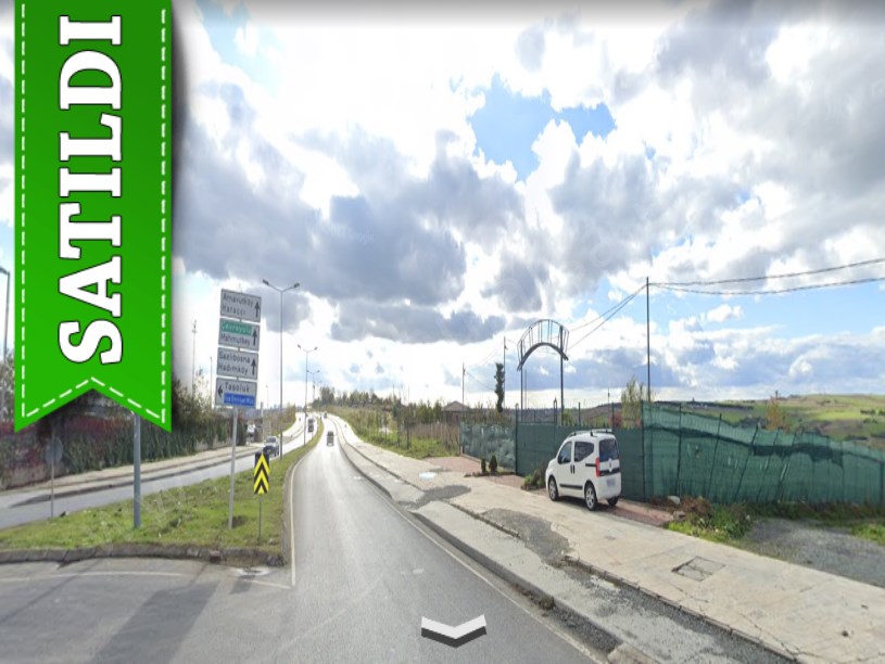 Arnavutköy Taşolukta Satılık Arsa , 382 M2 Cadde Cephe Çevrili 