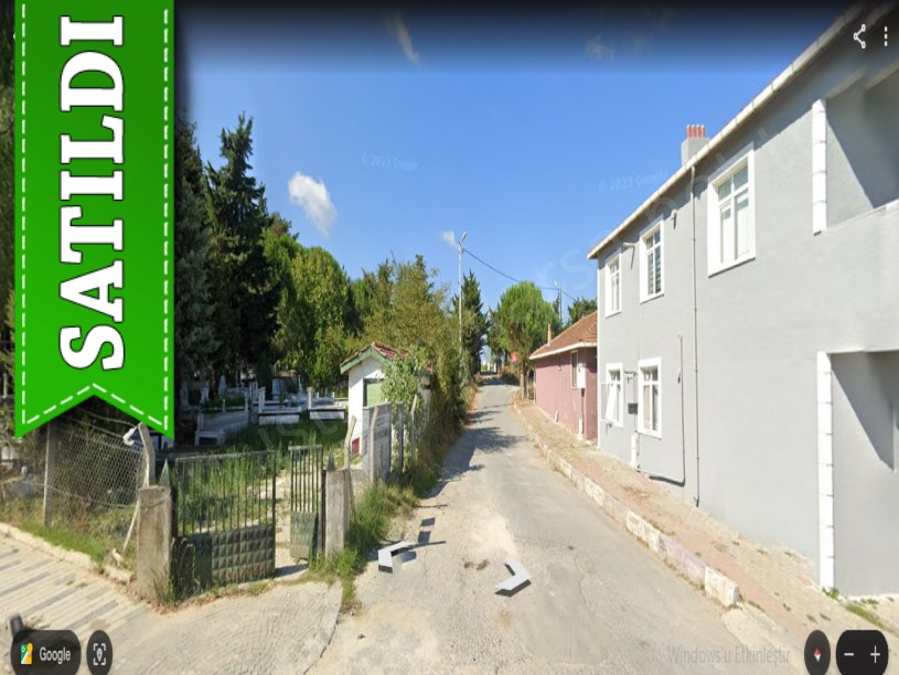 Çatalca Çiftlikköyde Satılık Arsa , 888 M2 Çevrili Yolu Var Evlere Yakın