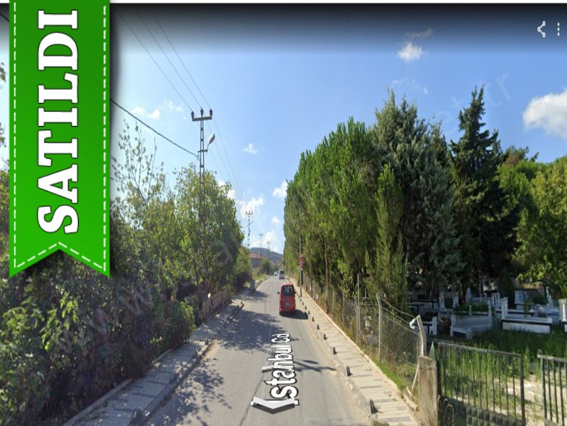 Çatalca Çiftlikköyde Satılık Arsa , 888 M2 Çevrili Yolu Var Evlere Yakın