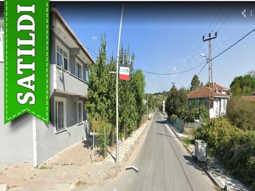 Çatalca Çiftlikköyde Satılık Arsa , 888 M2 Çevrili Yolu Var Evlere Yakın
