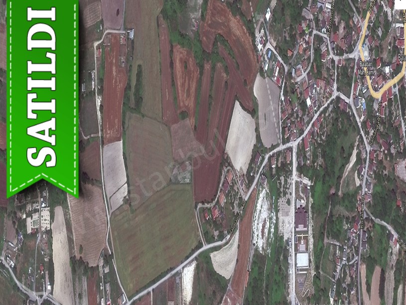 Arnavutköy Balabanda Satılık Arsa , 989 m2 Evlere Yakın Yolu Var