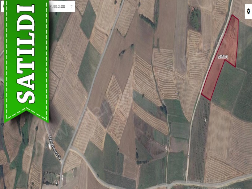 Silivri Fenerköyde Satılık Arsa , 533 m2 Yolu Var Hisseli Evlerin Yakını