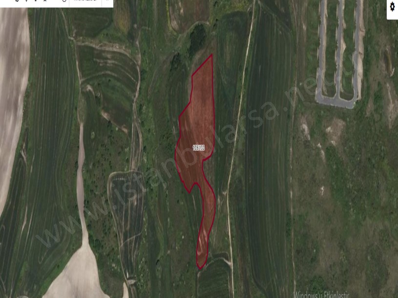 Çatalca Nakkaşta  Satılık Arsa , 936 m2  Yolu Var Hisseli
