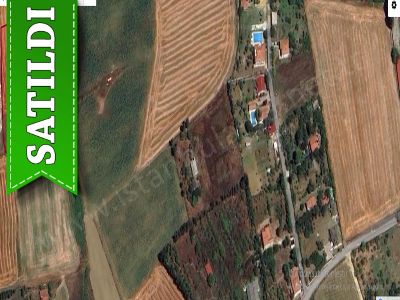 Çatalca Elbasanda Satılık Arsa , 980 M2 Yolu Var Çevrili Evlerin Yakını