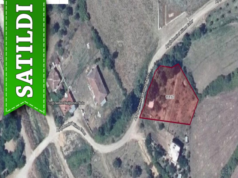 Çanakkale Biga Aşağıdemirci Köyü Satılık Arsa , 1,498 m2 Yolu Var Müstakil Evlere Yakın