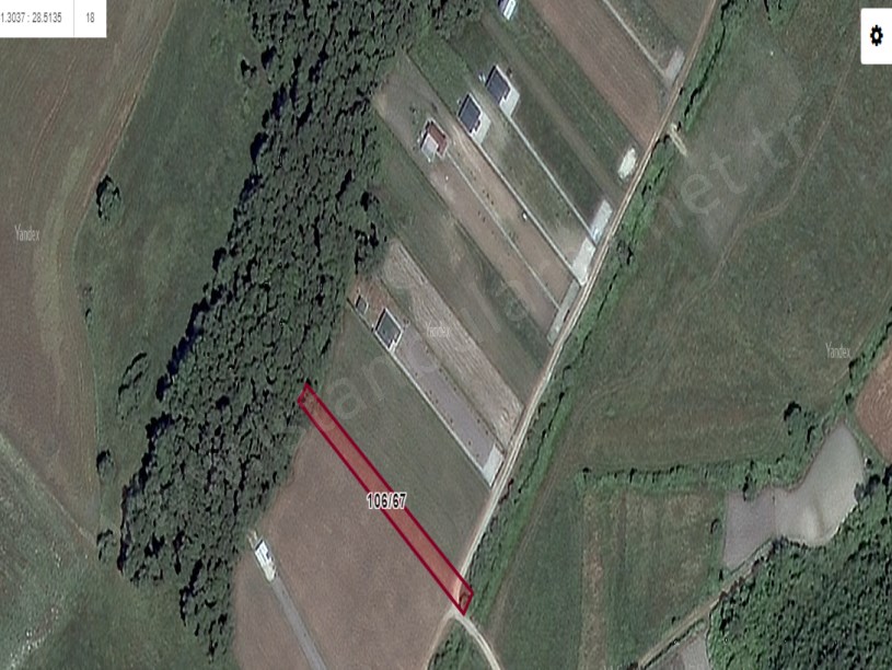 Çatalca Yazlıkköyde Satılık Tarla ,  865 m2 Müstakil Yolu Var Evlerin Yakını