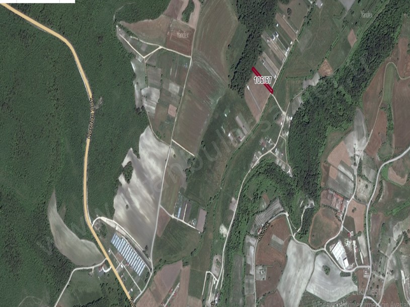 Çatalca Yazlıkköyde Satılık Tarla ,  865 m2 Müstakil Yolu Var Evlerin Yakını