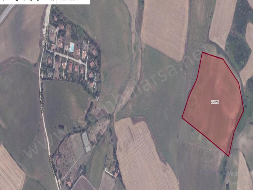 Çatalca Kabakça Mah, Satılık Arsa , 301 m2 Yolu Var Evlerin Yakını Hisseli