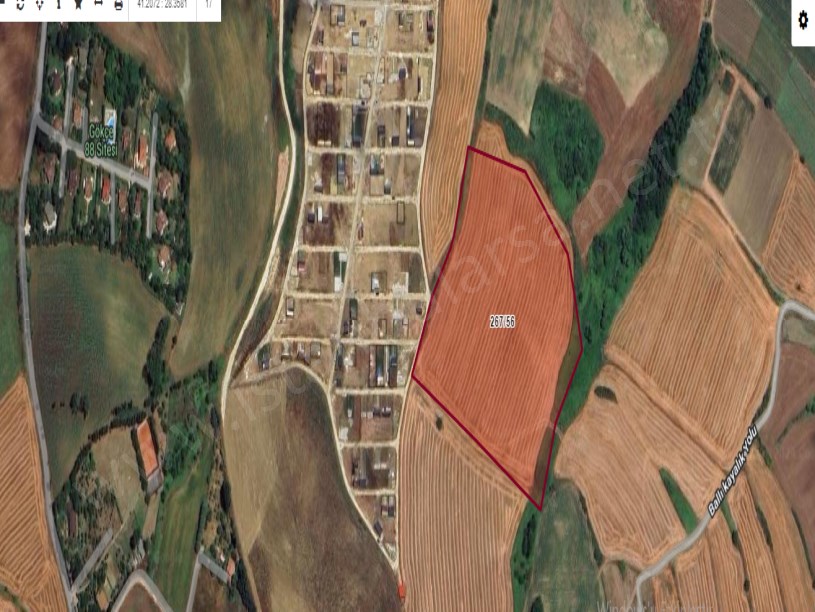 Çatalca Kabakça Mah, Satılık Arsa , 301 m2 Yolu Var Evlerin Yakını Hisseli