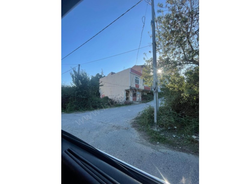 Arnavutköy İmrahorda Satılık Bina ,  175 m2 Arsa İçinde 2 katlı Müstakil 