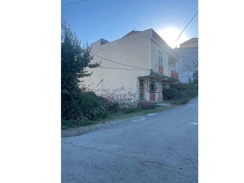 Arnavutköy İmrahorda Satılık Bina ,  175 m2 Arsa İçinde 2 katlı Müstakil 