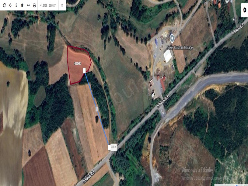 Arnavutköy Yeniköyde Satılık Arsa , 1,300 m2 Yolu Var Hisseli 