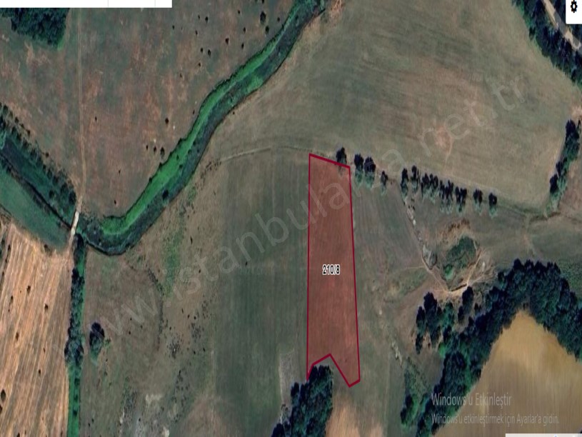 Arnavutköy Yeniköyde Satılık Arsa , 176 M2 Hisseli Evlerin Yakını