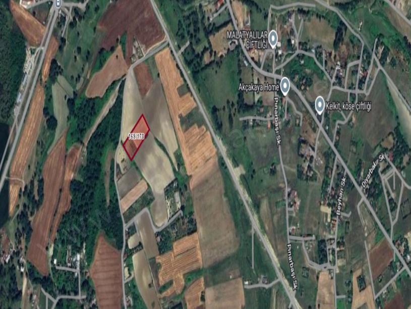 Arnavutköy Tayakadın Satılık Arsa , 1,970 M2 Yolu Var Evlerin Yakını Hisseli
