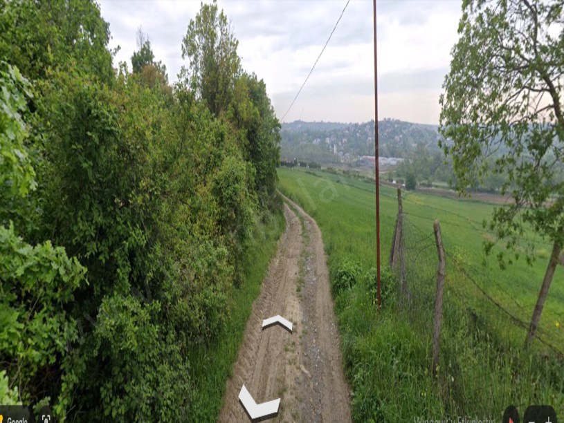 Arnavutköy Tayakadın Satılık Arsa , 1,970 M2 Yolu Var Evlerin Yakını Hisseli