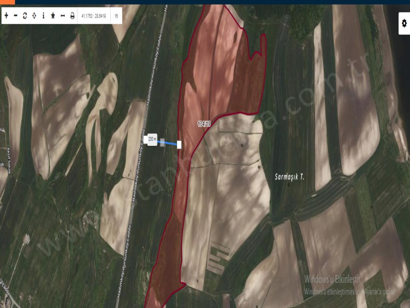 Arnavutköy Dursunköyde Satılık Arsa , 349 M2 Yolu Var Hisseli