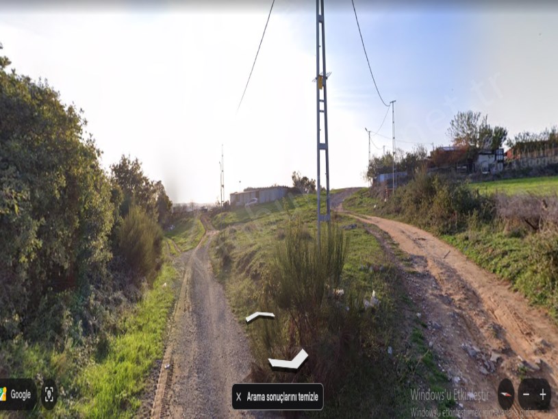 Arnavutköy Yeniköyde Satılık Arsa , 1,329 M2 Evlerin Yakını Yolu Var Hisseli