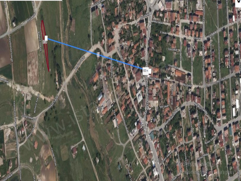 Arnavutköy Haraççıda Satılık Arsa , 106 M2 Yolu Var Merkezde Hisseli