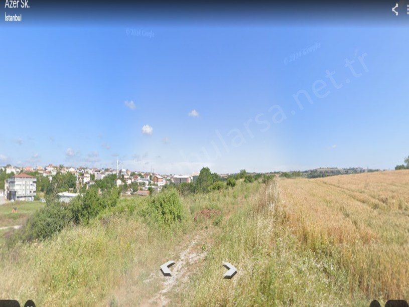 Arnavutköy Haraççıda Satılık Arsa , 106 M2 Yolu Var Merkezde Hisseli