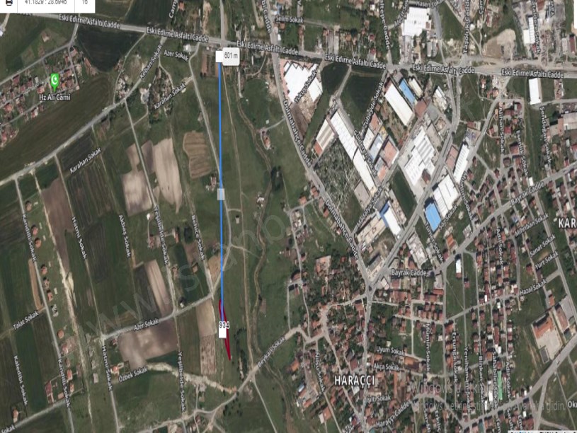 Arnavutköy Haraççıda Satılık Arsa , 106 M2 Yolu Var Merkezde Hisseli