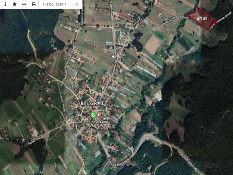 Çatalca Belgratta Satılık Arsa ,  2,213 m2 Yolu Var Evlerin Yakını Hisseli