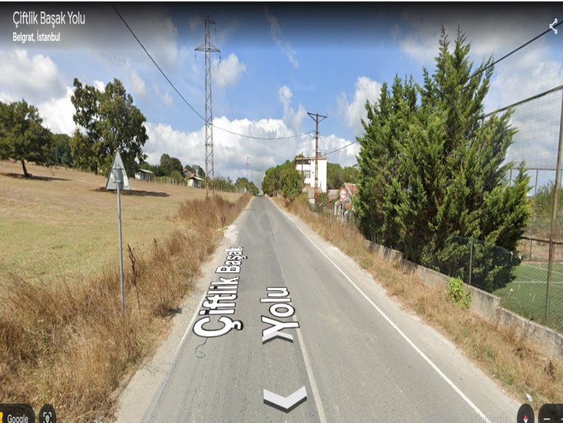 Çatalca Belgratta Satılık Arsa ,  2,213 m2 Yolu Var Evlerin Yakını Hisseli