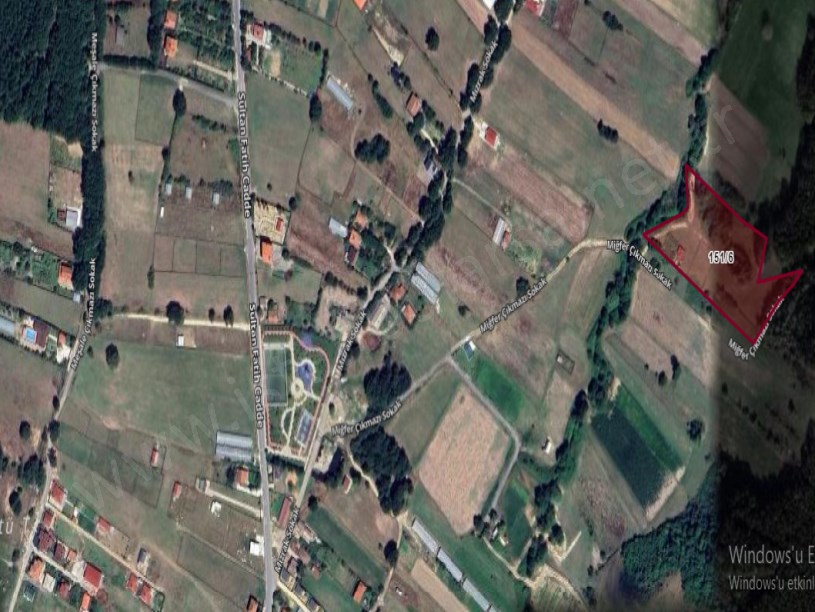 Çatalca Belgratta Satılık Arsa ,  2,213 m2 Yolu Var Evlerin Yakını Hisseli
