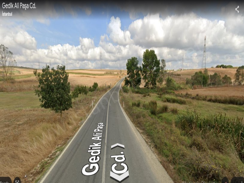 Çatalca Elbasanda Satılık Arsa , 243 m2 Çevrili Çaplı Yolu Var Evlerin Yakını