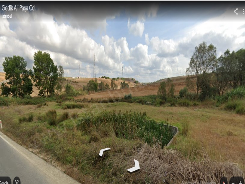 Çatalca Elbasanda Satılık Arsa , 243 m2 Çevrili Çaplı Yolu Var Evlerin Yakını