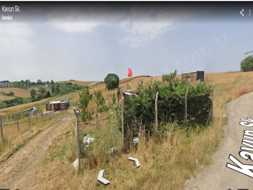 Arnavutköy Çilingirde Satılık Arsa , 268 M2 Çaplı Yolu Var Evlerin Yakını