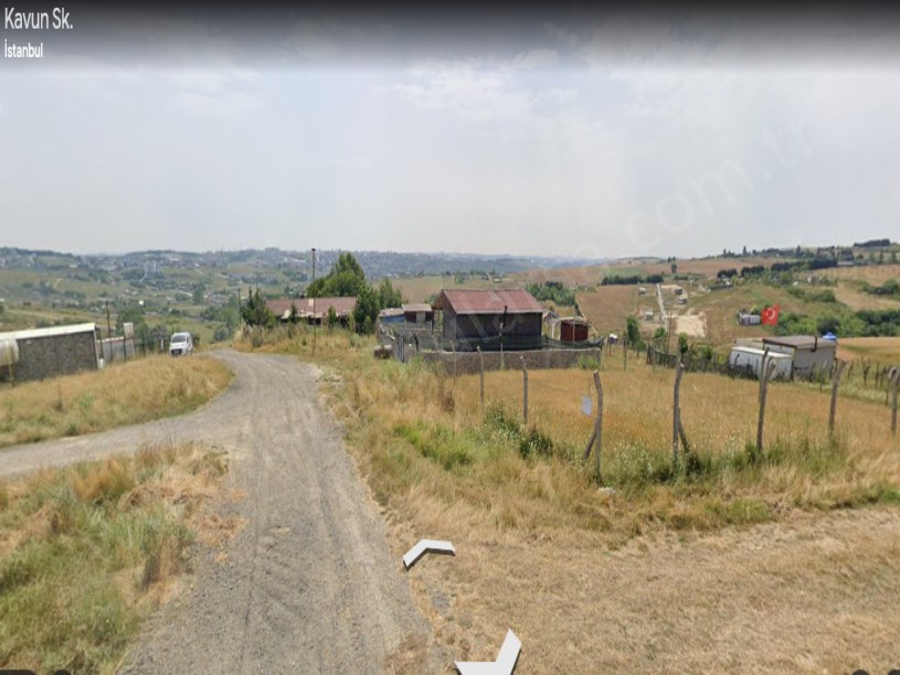Arnavutköy Çilingirde Satılık Arsa , 268 M2 Çaplı Yolu Var Evlerin Yakını