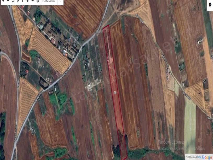 Arnavutköy Haraççıda Satılık Arsa , 172 M2 Tepe Konumda Yolu Var Evlerin Yakını