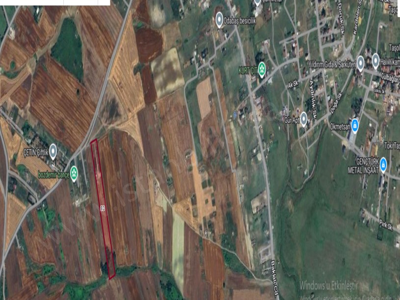 Arnavutköy Haraççıda Satılık Arsa , 172 M2 Tepe Konumda Yolu Var Evlerin Yakını