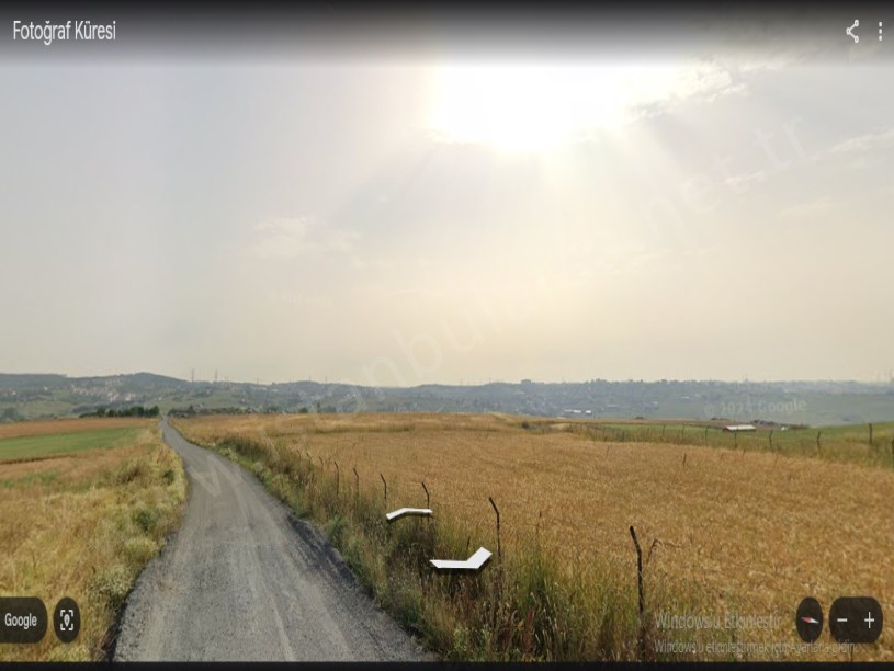 Arnavutköy Haraççıda Satılık Arsa , 172 M2 Tepe Konumda Yolu Var Evlerin Yakını
