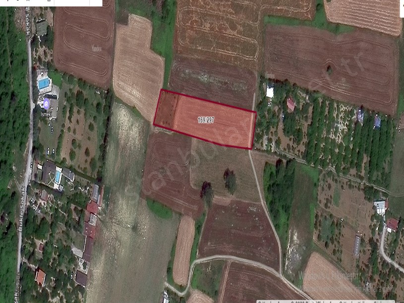 Arnavutköy Tayakadın Satılık Arsa , 665 m2 Çevrilebilir Yolu Var Evlerin Yakını